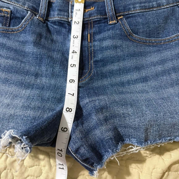 Short Old Navy Boy Friend Size 4 - Picture 7 of 7